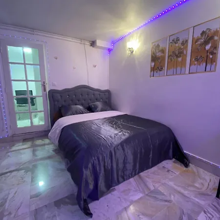 Nice Studio Livry Appartamento Livry-Gargan